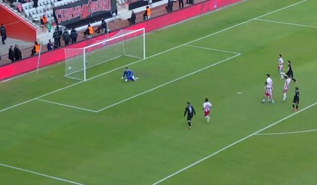 Rafa Silva'dan ağızları açık bırakacak gol