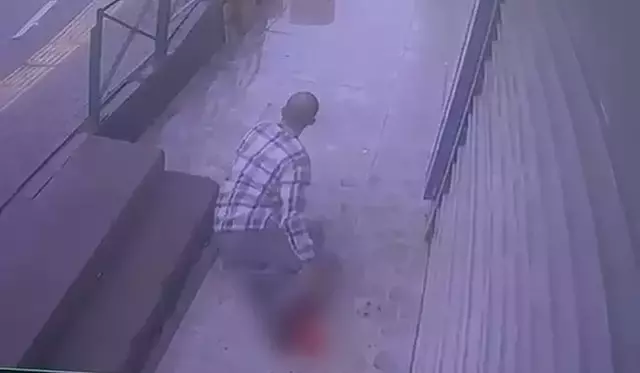 Husumetlisini sokak ortasında çekip vurdu: O anlar kamerada