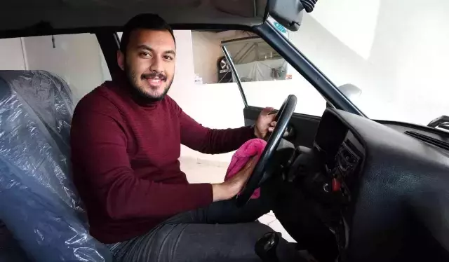 'Türkiye'de nadir araçlardan' dediği 2001 model Tofaş'ı 145 bin liradan satışa çıkardı