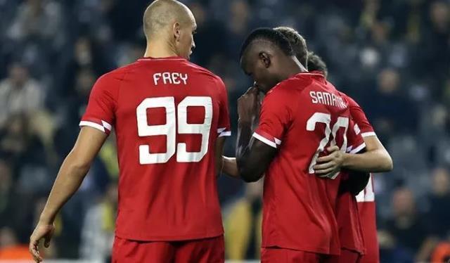 Fenerbahçe ellerini ovuşturuyor! Küllerinden doğan Samatta sevince boğdu