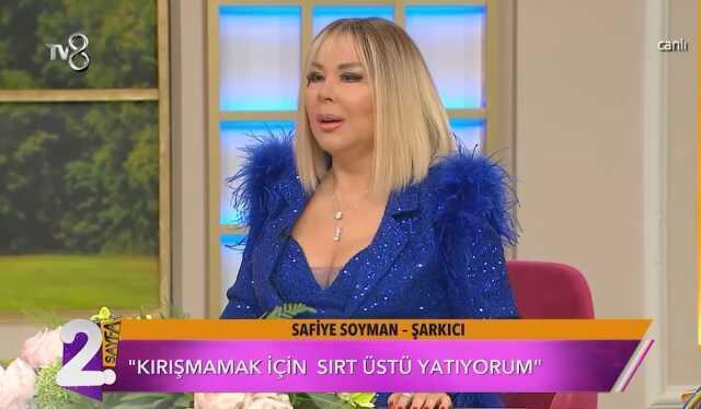 Safiye Soyman yaptırdığı estetikleri bir bir sıraladı: Yüzümü gererek kulağımın arkasına topladı