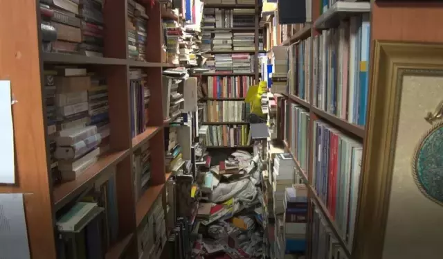 'Kitap okumak cahilliktir' diyen sahaf herkesi kandırmış! Gerçek çok başka çıktı