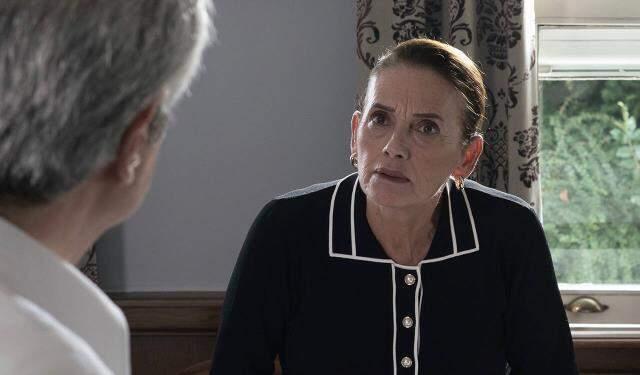 Camdaki Kız'a damga vuran dürbün sahnesi! Feride, ilişkiye giren Sedat ve Nalan'ı izledi