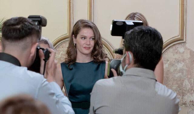 Camdaki Kız'a damga vuran dürbün sahnesi! Feride, ilişkiye giren Sedat ve Nalan'ı izledi