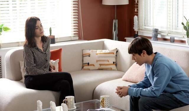 Sadakatsiz'de ortalık fena karıştı! Kavga eden Asya ve Leyla yaralandı