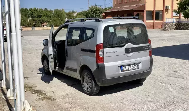 Boşanma aşamasındaki eşini öldürüp, intihar etti