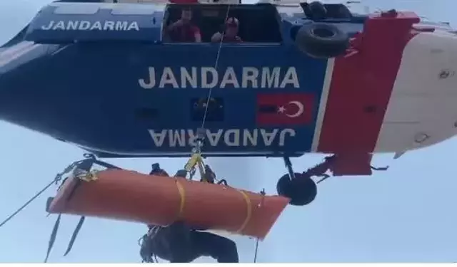 Erciyes Dağı'ndaki 1 dağcının öldüğü olayın kurtar operasyonu görüntüleri nefes kesti