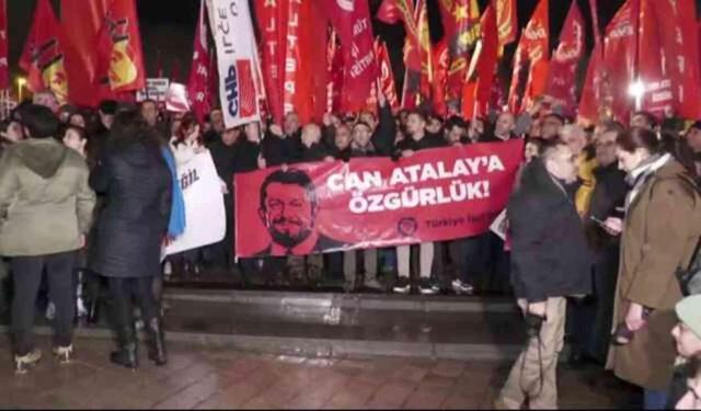 CHP ve TİP, milletvekilliği düşürülen Can Atalay için sokağa çıktı