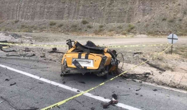 Erzincan'da katliam gibi kaza: 1'i bebek 4 ölü, 2 yaralı