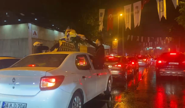 Fenerbahçe'nin şampiyonluğu Bağdat Caddesi'ni bayram yerine çevirdi