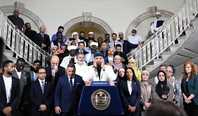 New York'ta bir ilke imza atıldı! Belediye Başkanı duyurdu: Cuma namazı vaktinde megafondan ezan okunabilecek