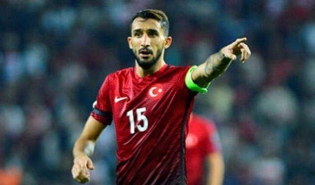 Orta saha arayan Trabzonspor'dan Mehmet Topal bombası