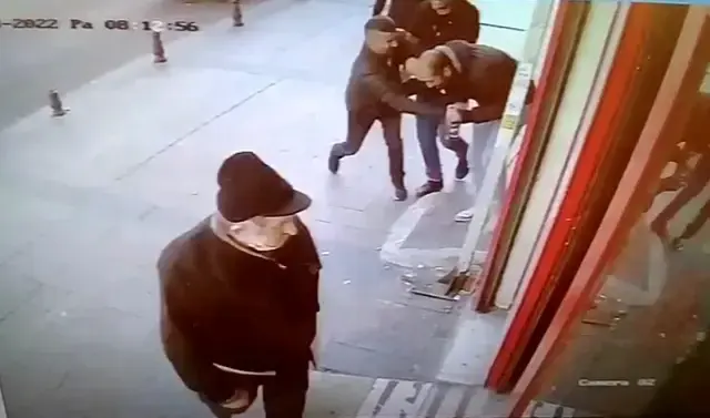 Son dakika haberi: İstanbul'da korkunç cinayet kamerada: Öldüresiye dövülüp kalbinden bıçaklandı