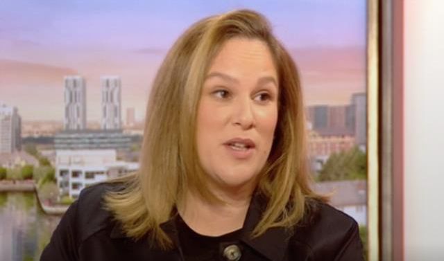 Oğlunu taciz eden adamı öldüren kadın, tahliye olunca canlı yayına çıktı! Karşısındaki BBC spikerleri adeta buz kesti