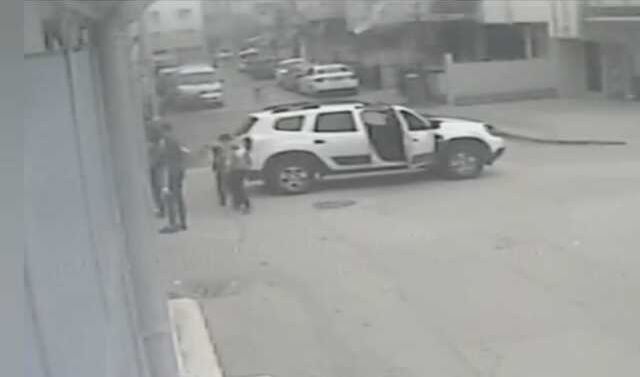 Bursa'da cip yola fırlayan çocuğun üzerinden geçti: Kaza anı kamerada