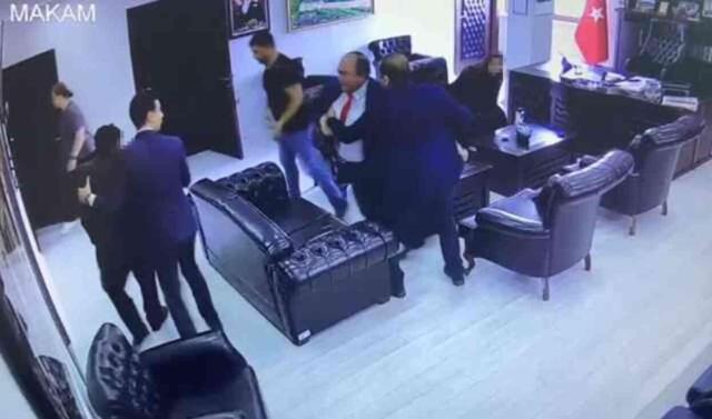 Demirhan Elçin ne yaptı? 85 yaşındaki adamı neden itti?