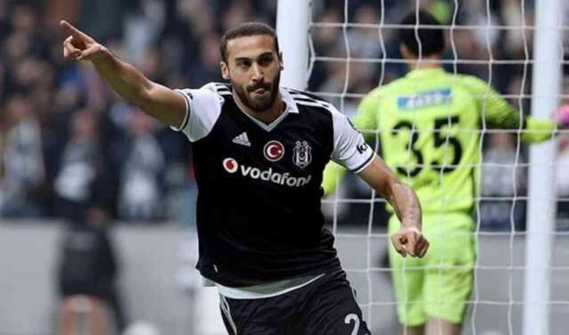 Cenk Tosun Fenerbahçe'de ne kadar kazanacak, maaşı ne kadar? Cenk Tosun Fenerbahçe ile ne kadara anlaştı, yıllık ne kadar maaş kazanacak?