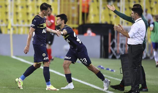 Fenerbahçe'de yeni Peraira-Van Persie vakası! Mesut Özil tartışması camiayı böldü