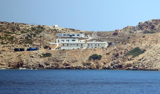 Yunan burnumuzun dibinde tehlikeli bir oyun oynuyor! Keçi Adası'na ağır silahlar ve asker yığdılar