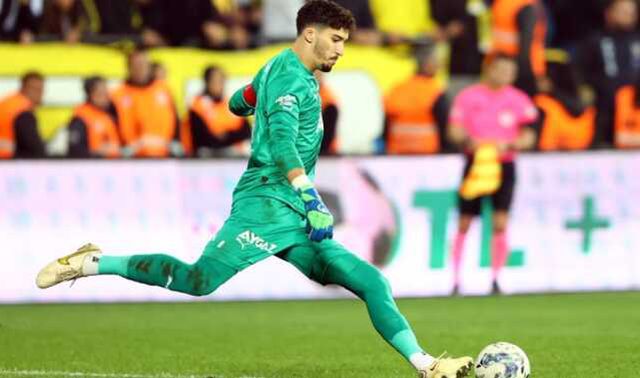 Altay Bayındır'ın serbest kalma bedeli ne kadar?