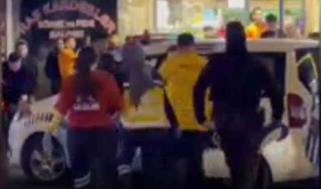 Galatasaray'ın şampiyonluk kutlamaların bir taraftar silahla vuruldu