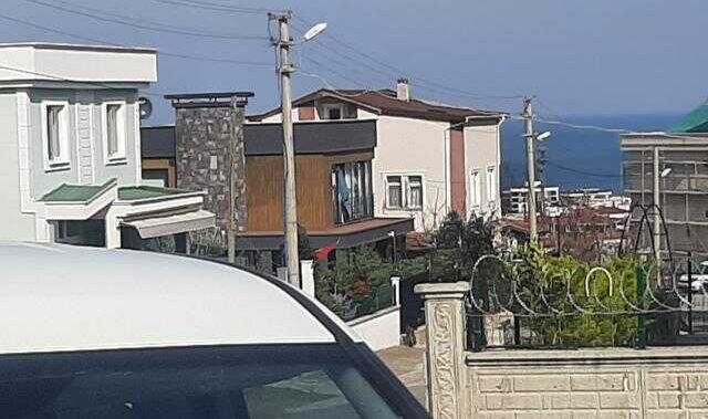 POLİS MEMURU, EŞİNİ VE 3 ÇOCUĞUNU REHİN ALDI