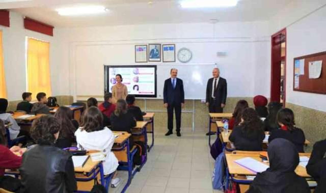 Sosyal Belediyecilikte 'MIŞ' Gibi Yapmıyor! Başkan Altay Öğrencilere Yıllık 126,5 Milyon TL Destekte Bulunuyor