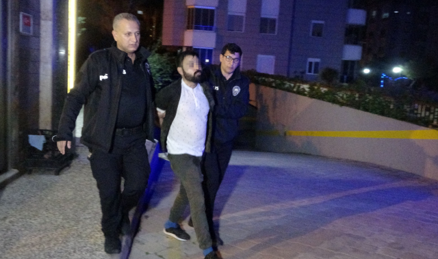 Anne-babasını odaya kilitledi, ekiplere ecel terleri döktürdü