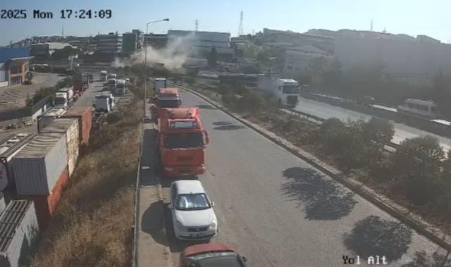 Otomobiller tır ile çarpıştı: Ölü ve yaralılar var