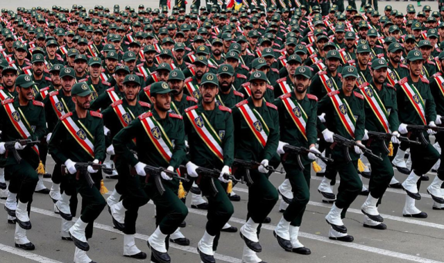 ABD'ye karşı koyabilirler mi? İşte 'Eller tetikte bekliyoruz' diyen İran'ın askeri gücü