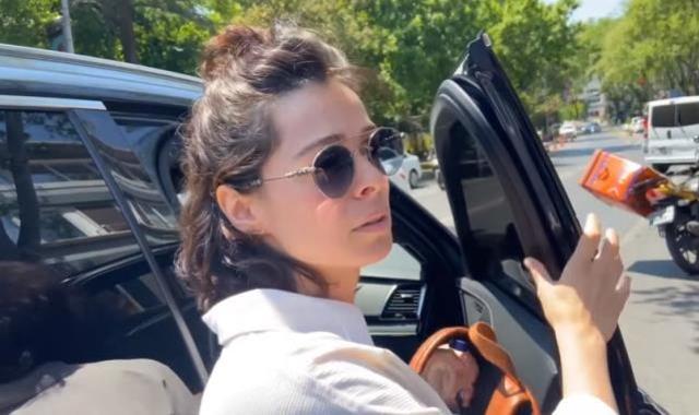 Oyuncu Özge Özpirinçci'nin gözlerden uzak büyüttüğü kızı ilk kez görüntülendi