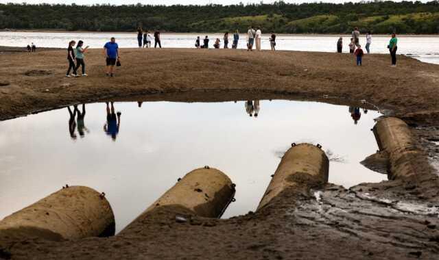 Kakhovka Barajı'nın çökmesinden sonra Dinyeper Nehri kurudu