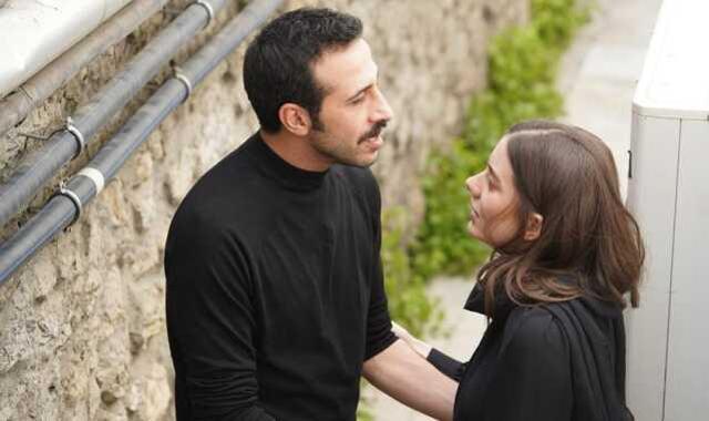 Yalı Çapkını dizisinin oyuncuları Beril Pozam ve Ersin Arıcı aşk yaşamaya başladı