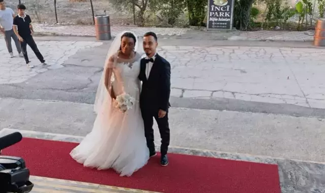 Osmaniyeli, Amerikalı market yöneticisiyle evlendi