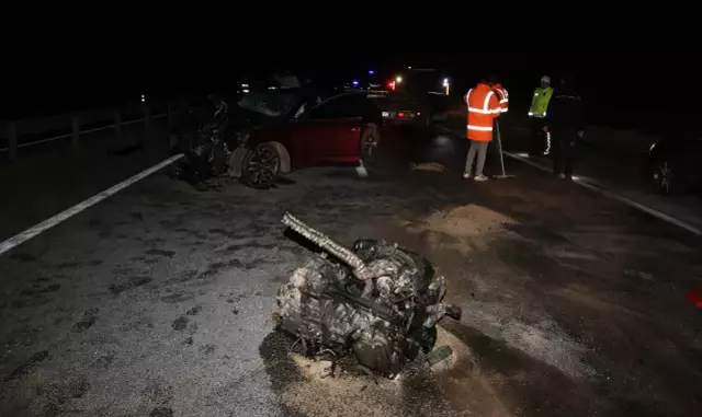 Polisin 'dur' ihtarına uymadı! Katliam gibi kazada 5 kişi hayatını kaybetti