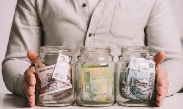 Hollanda Kralı Alexander, insanların faturalarını ödeyememesinin 'acı verici' olduğunu belirtti