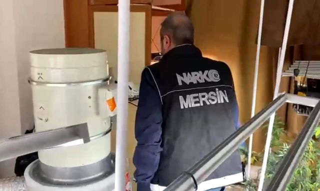 Yurt dışından getirilen özel ekipman ile evlerine uyuşturucu yerleştirmişler! Operasyonda 2 şüpheli yakalandı