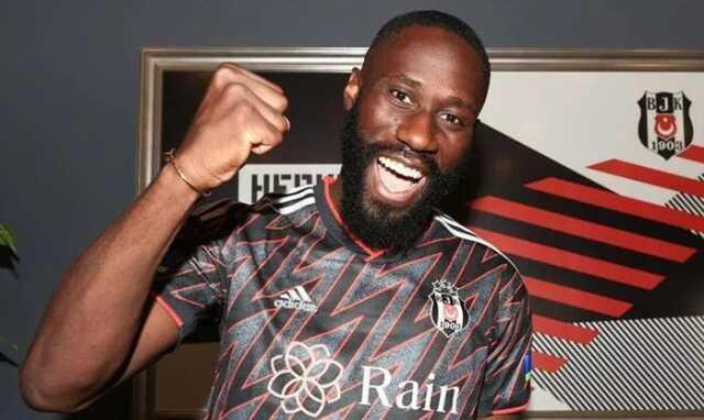 Son Dakika: Beşiktaş'tan yeni sezonun ilk transferi! Masuaku'nun bonservisi resmen alındı