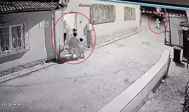Palyaço kıyafeti giyip bıçakla çocukları kovaladı