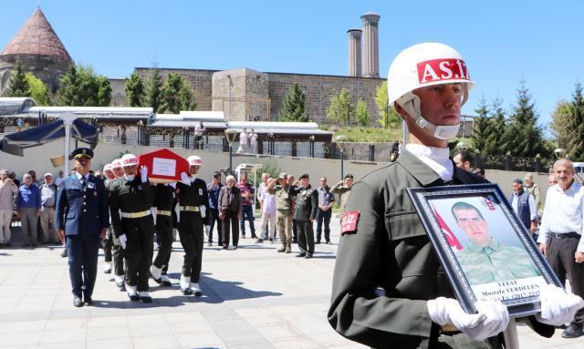 Sözleşmeli er, izne geldiği memleketinde kalp krizinden yaşamını yitirdi