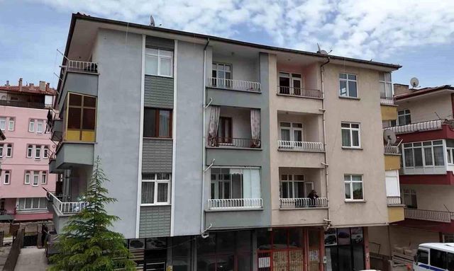 Çilingirle açılan dairede dehşet! Buzdolabı ve dondurucudan parçalanmış ceset çıktı