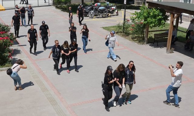 Vahşetin izleri Özge'yi öldüren caninin ellerinde
