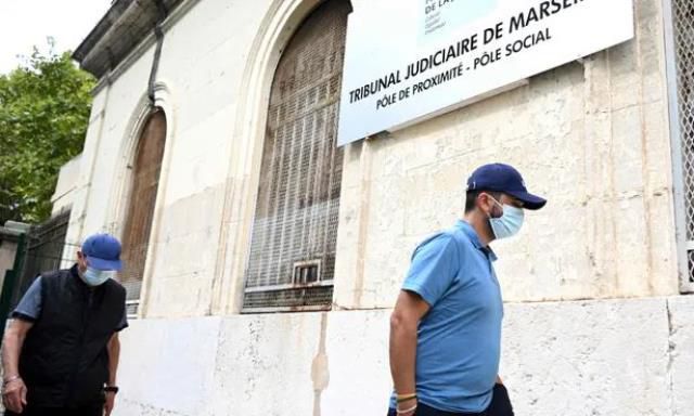 Fransız diş hekimi olan baba ve oğul sağlıklı hastaları sakatlayarak multi milyoner oldu