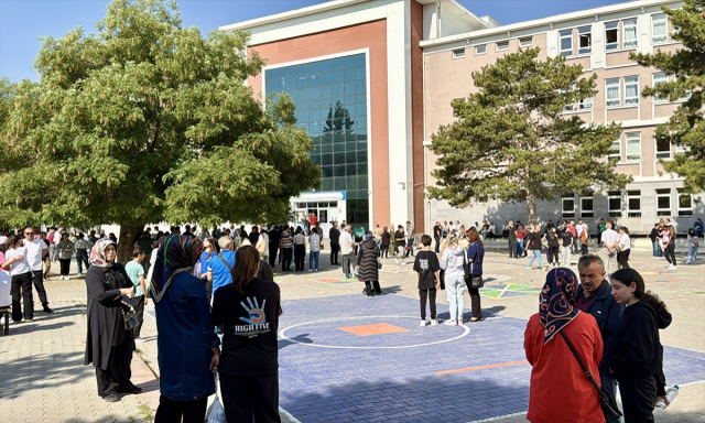 LGS maratonu başladı! 1 milyondan fazla öğrenci geleceği için ter döküyor