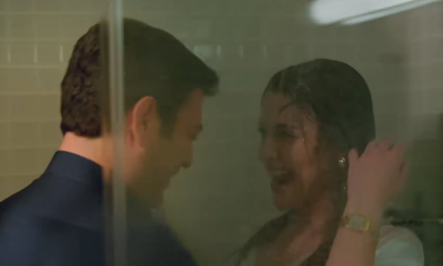 Uzak Şehir'e damga vuran ateşli duş sahnesi