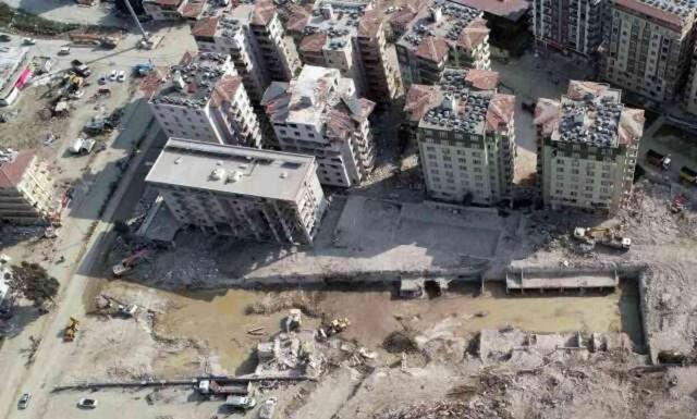 Rönesans davasında tutuklu sanık savunmasını yaparken kalp krizi geçirdi