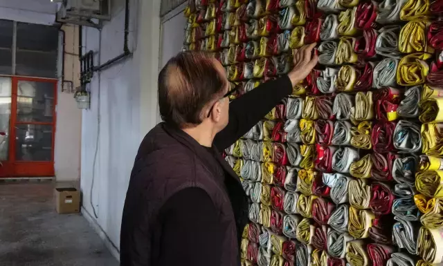 'Müşteri ve içtiğini bilsin' diye 18 yıldır biriktiriyor! Binlercesini dükkanında sergiliyor