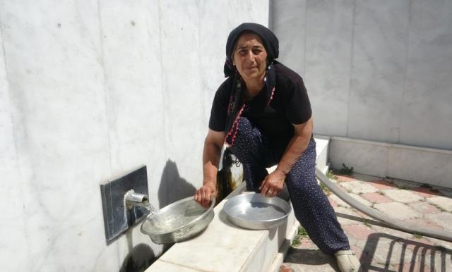 Malatya'daki balıkların gizemi çözülemiyor! Öldüklerinde cenaze töreniyle gömülüyorlar