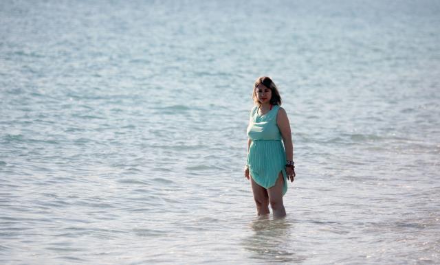 Aralık güneşinde denize girdiler