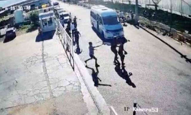 İş yerinde tartıştığı kişiyi minibüsle ezerek öldürdü! Olay anı kamerada